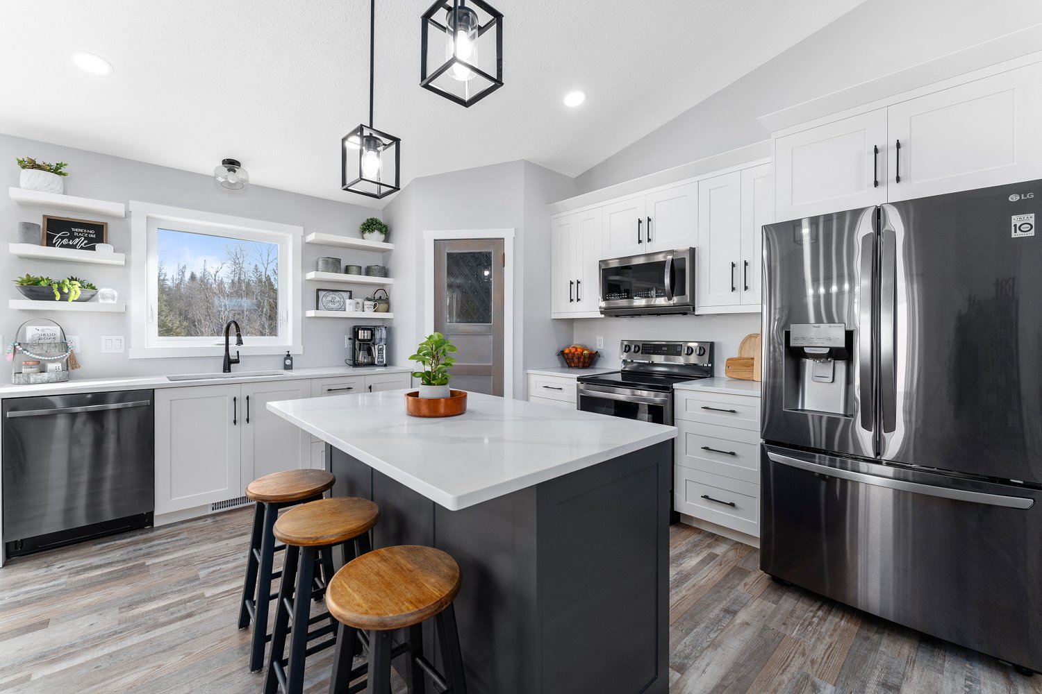 18 Tips for Staying on Budget During Your Kitchen Remodel